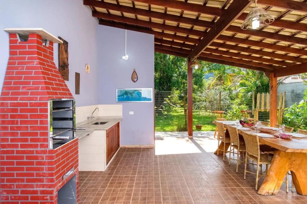  CASA LINDA E ESPAÇOSA COM AR - 50 MTS DA PRAIA