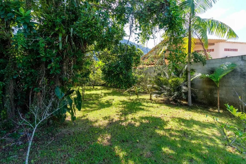  CASA LINDA E ESPAÇOSA COM AR - 50 MTS DA PRAIA