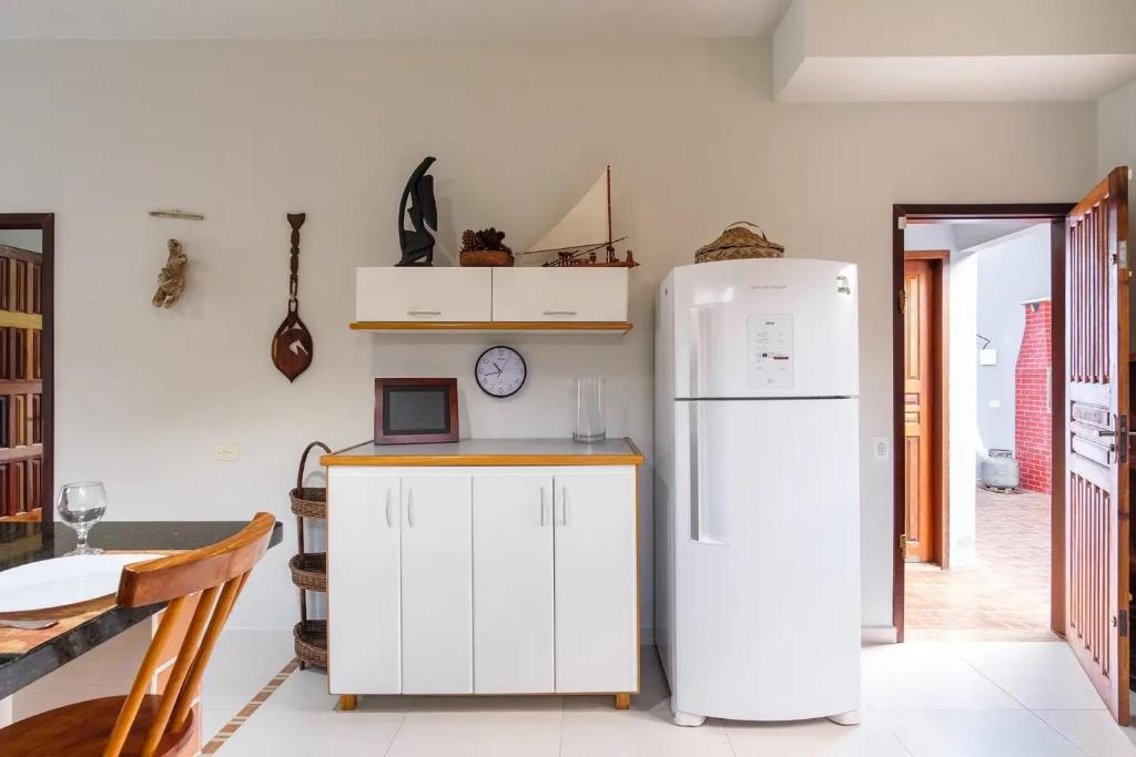  CASA LINDA E ESPAÇOSA COM AR - 50 MTS DA PRAIA