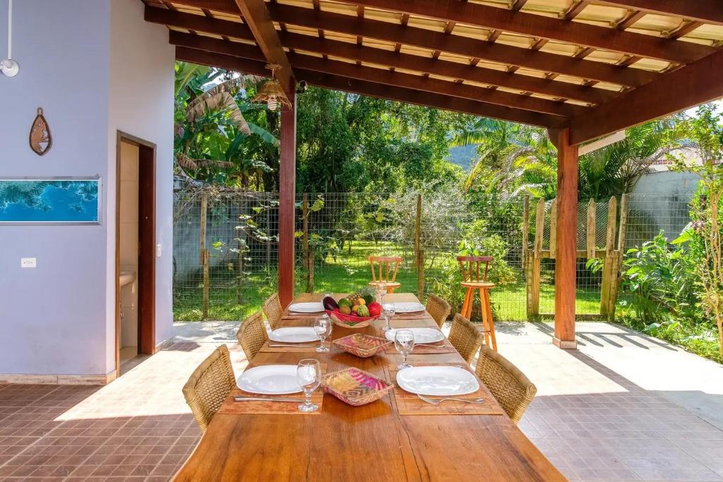  CASA LINDA E ESPAÇOSA COM AR - 50 MTS DA PRAIA