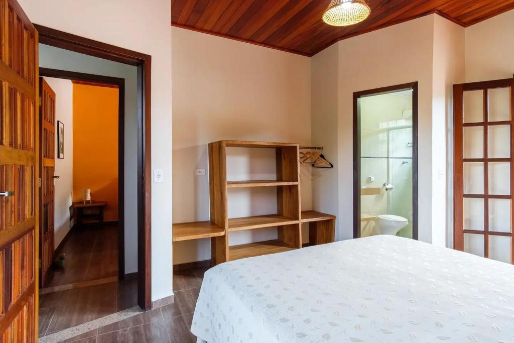  CASA LINDA E ESPAÇOSA COM AR - 50 MTS DA PRAIA