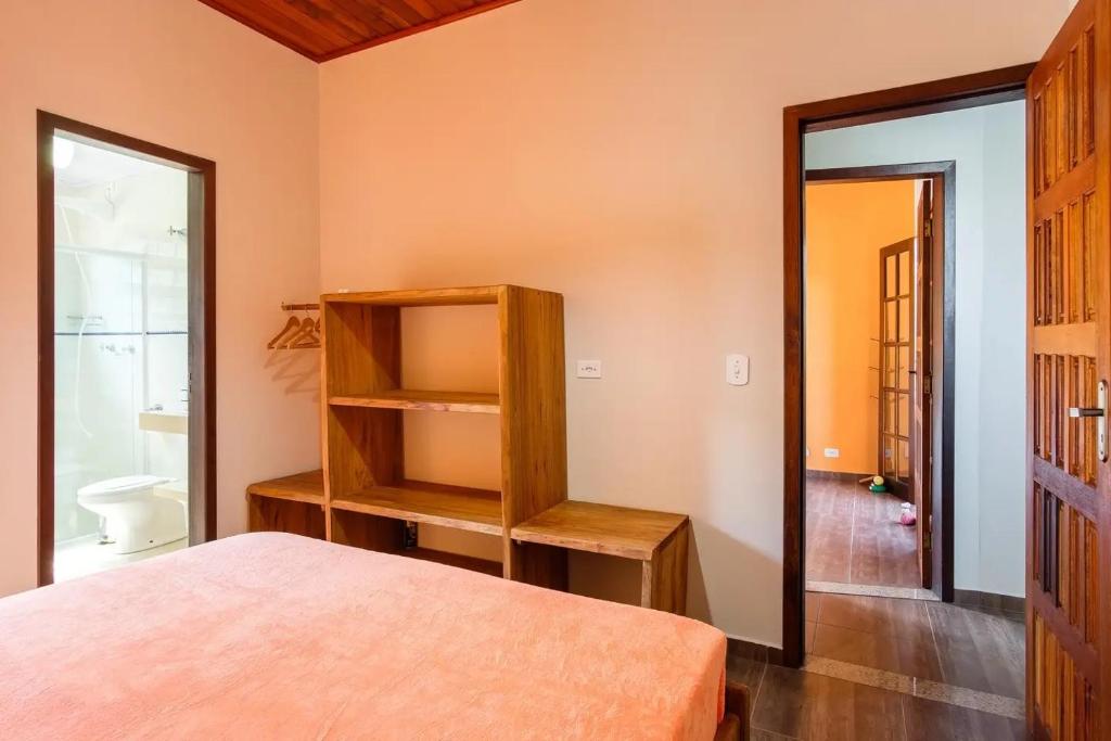  CASA LINDA E ESPAÇOSA COM AR - 50 MTS DA PRAIA