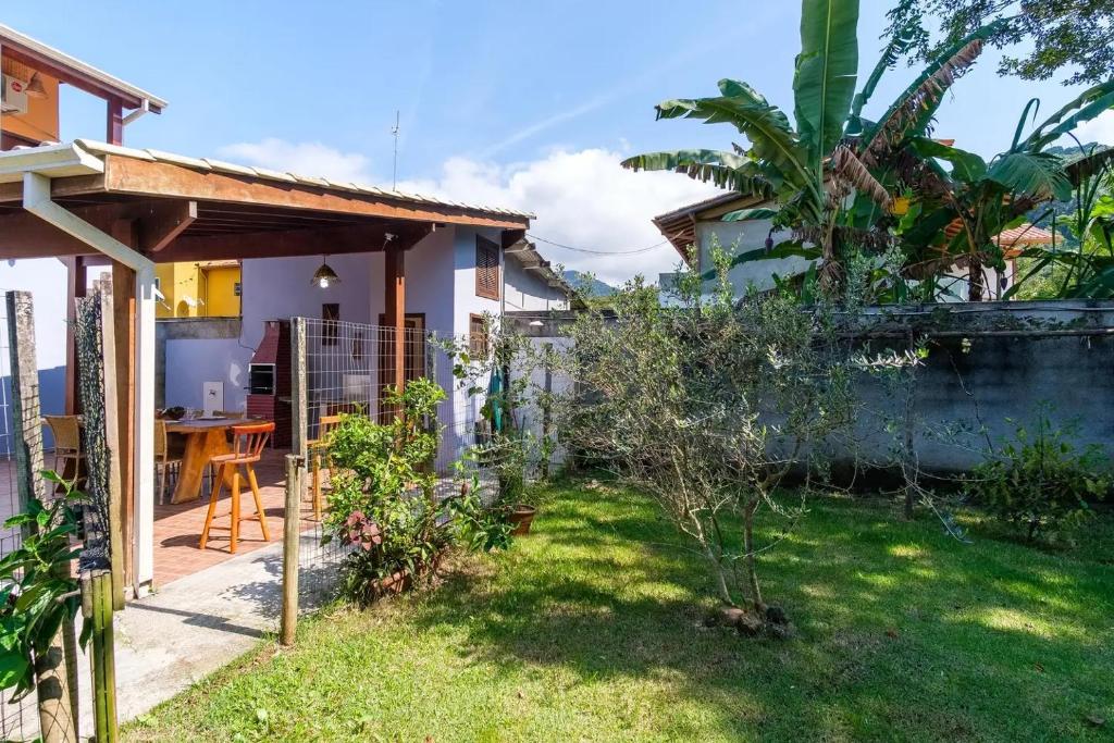  CASA LINDA E ESPAÇOSA COM AR - 50 MTS DA PRAIA