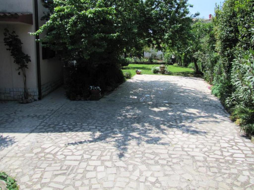 Vonkajšia záhrada v ubytovaní Apartments Lara