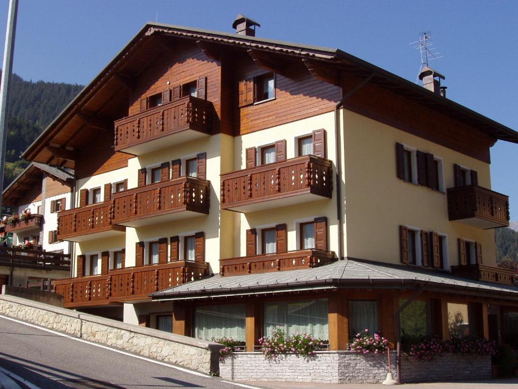Budova, kde se aparthotel nachází
