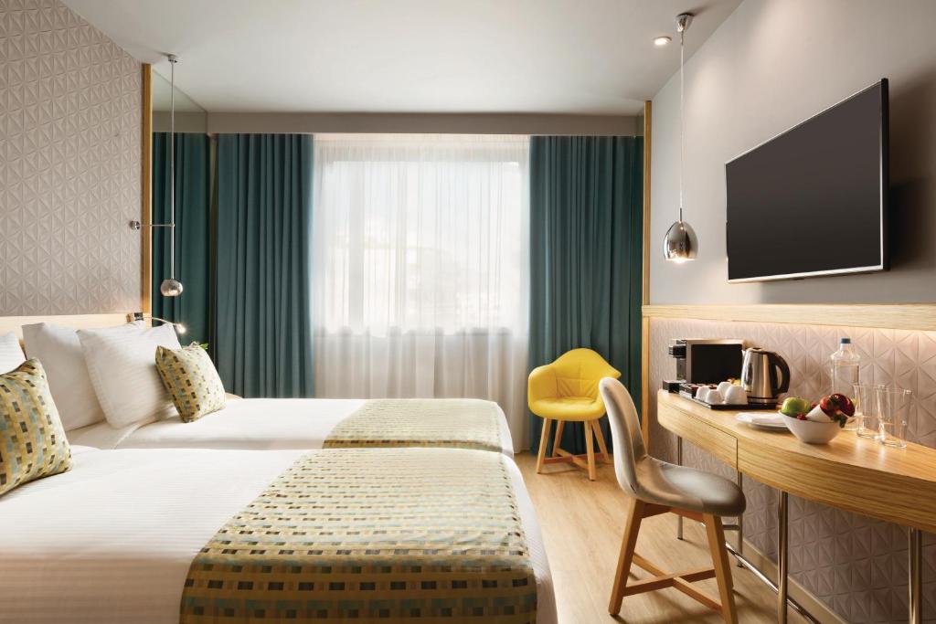 
Standard Twin Room with Atrium View
