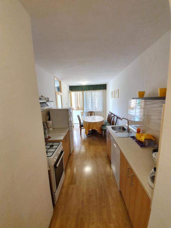 Kuchyňa alebo kuchynka v ubytovaní Apartman Val