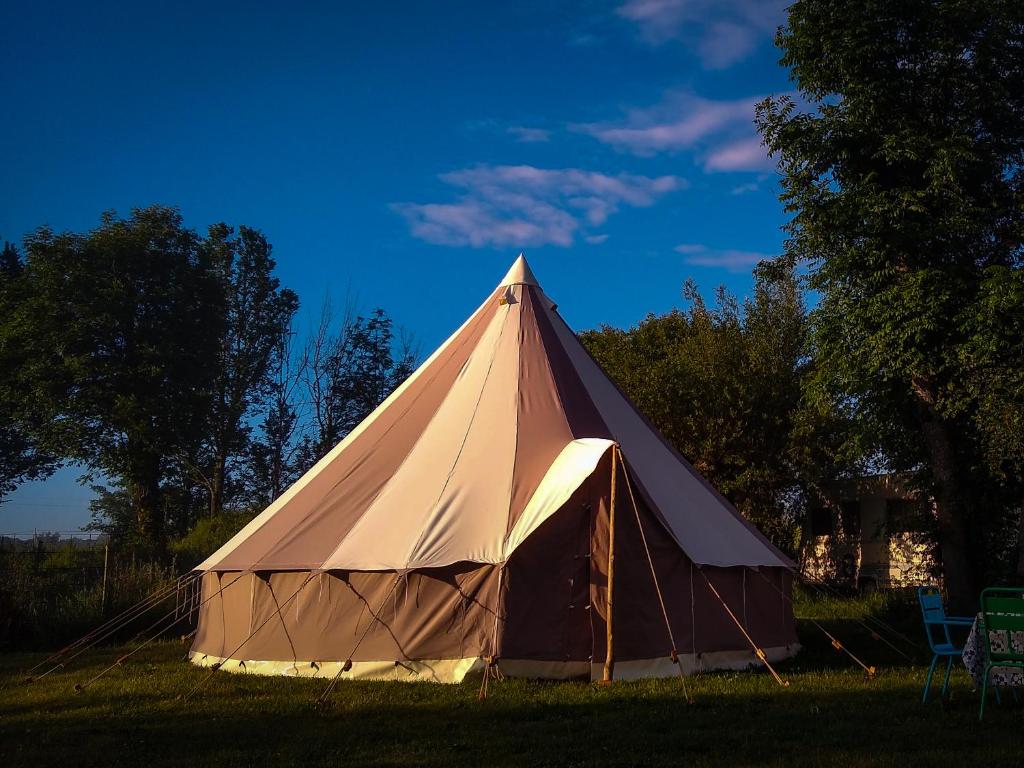 Fotografie z fotogalerie ubytování Cool Under Canvas v destinaci Miremont