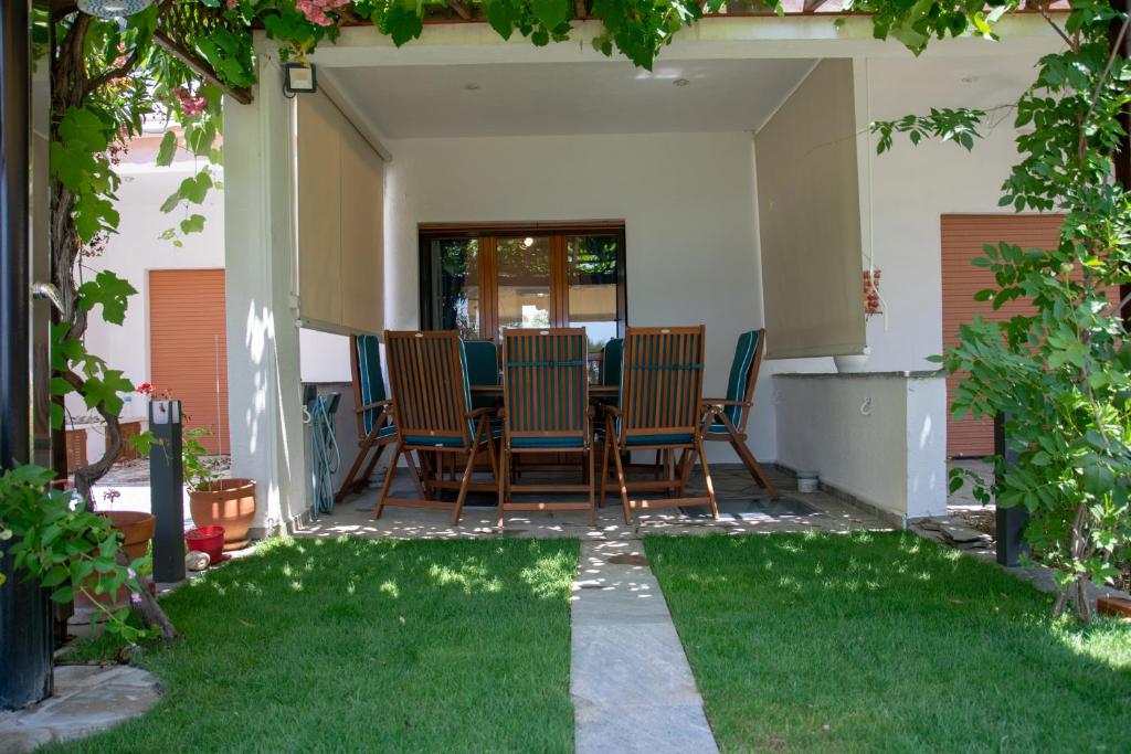 Vonkajšia záhrada v ubytovaní Alexger Beach Front Deluxe house