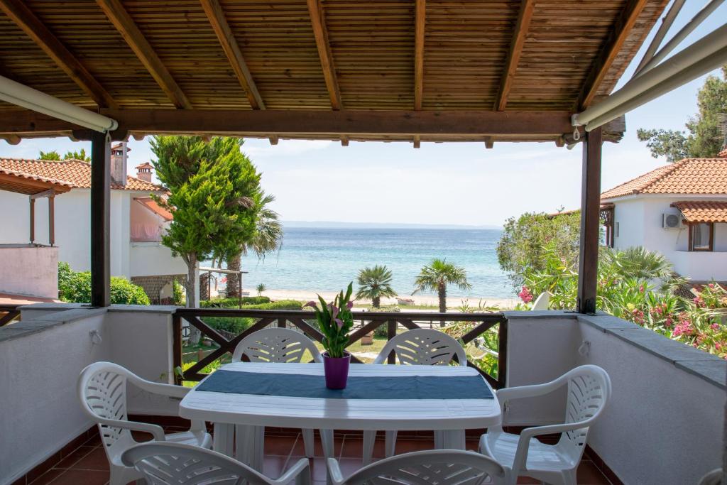 Alexger Beach Front Deluxe house, Nikiti – Updated 2022 Prices