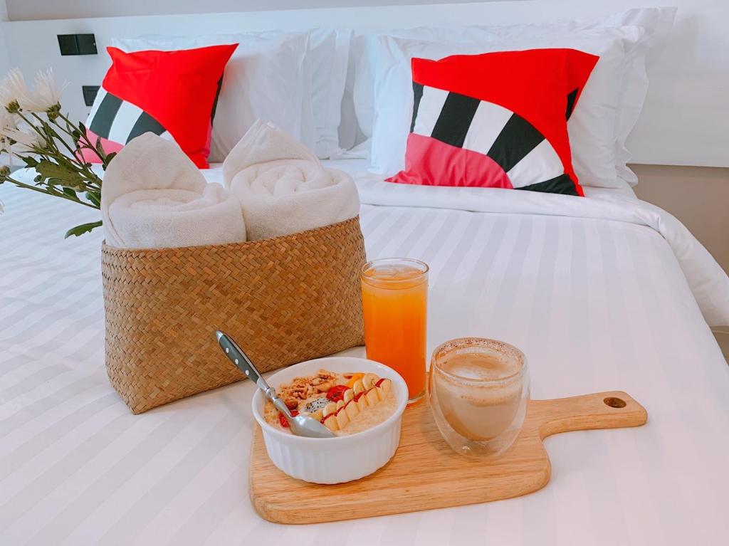 Postel nebo postele na pokoji v ubytování Blue Tao Beach Hotel - SHA Plus