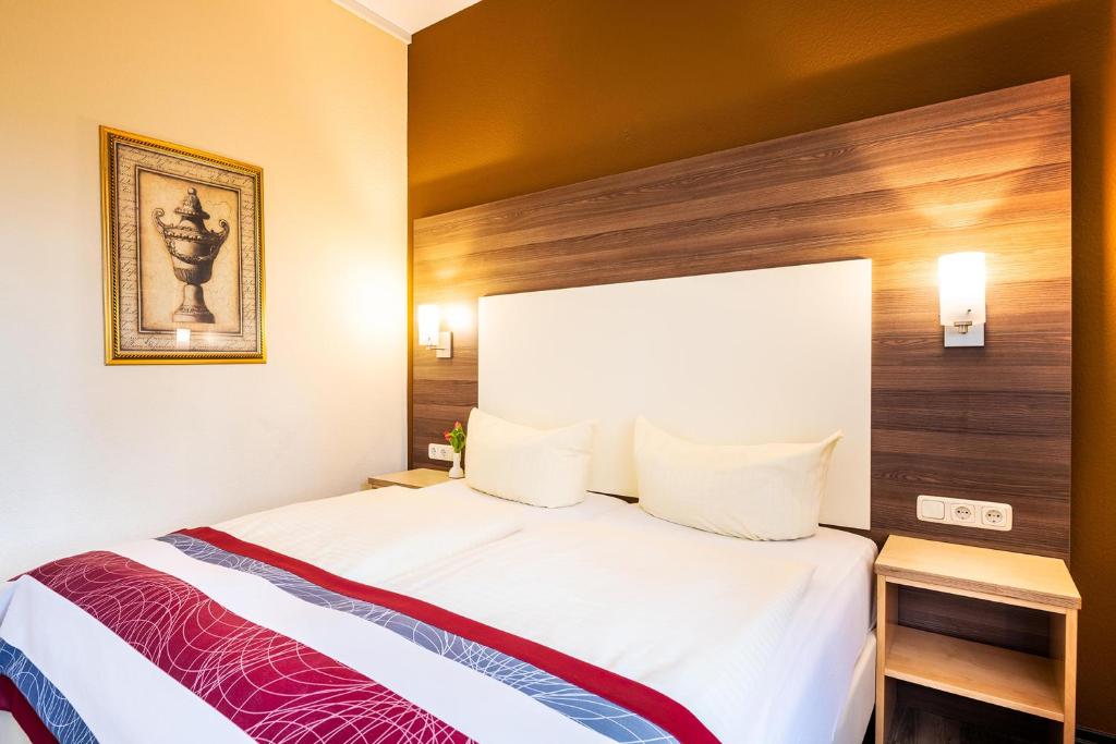 Schroeders Stadtwaldhotel - Standard Double Room
