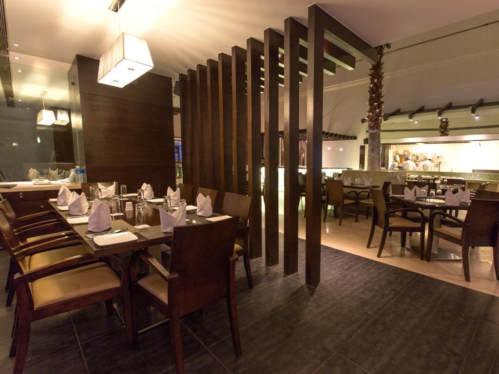 Restaurace v ubytování Ramee Grand Hotel and Spa, Pune