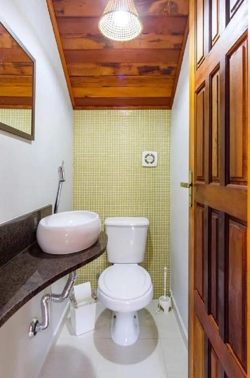  CASA LINDA E ESPAÇOSA COM AR - 50 MTS DA PRAIA