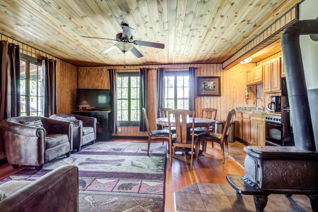 Posezení v ubytování Grand Lake Lodge