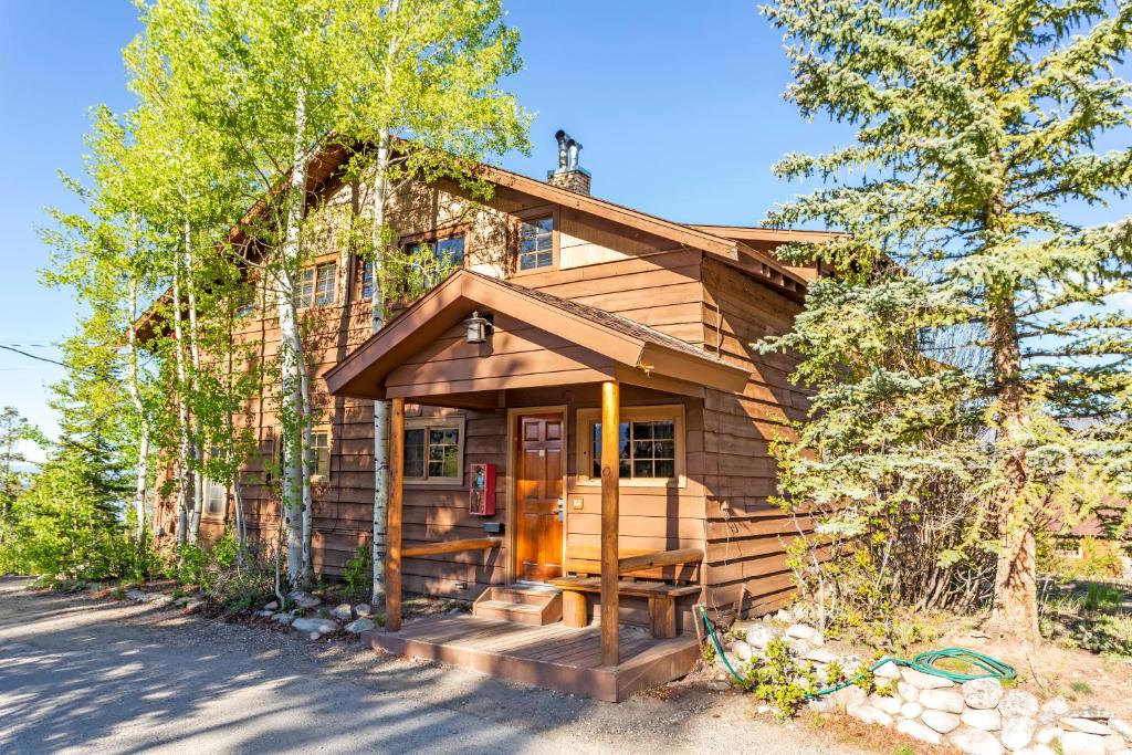 Grand Lake Lodge - 