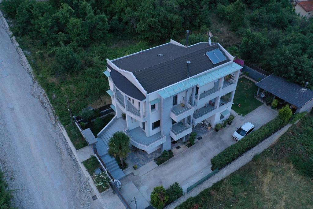 Vaso`s Garden Apartments - 8