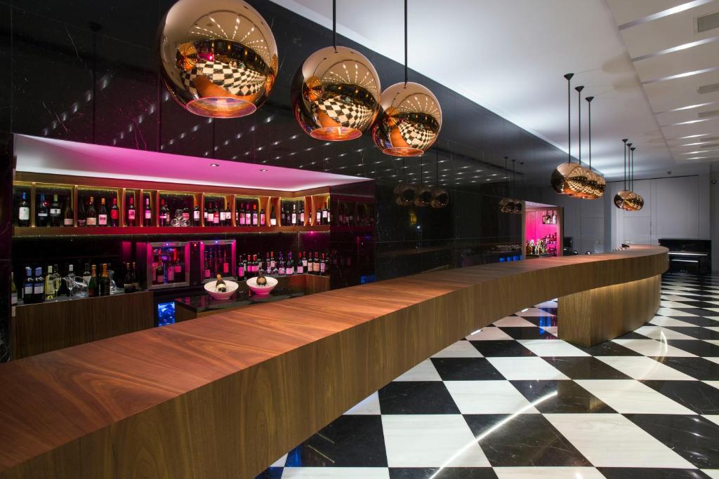 The lounge or bar area at Aquila Atlantis Hotel