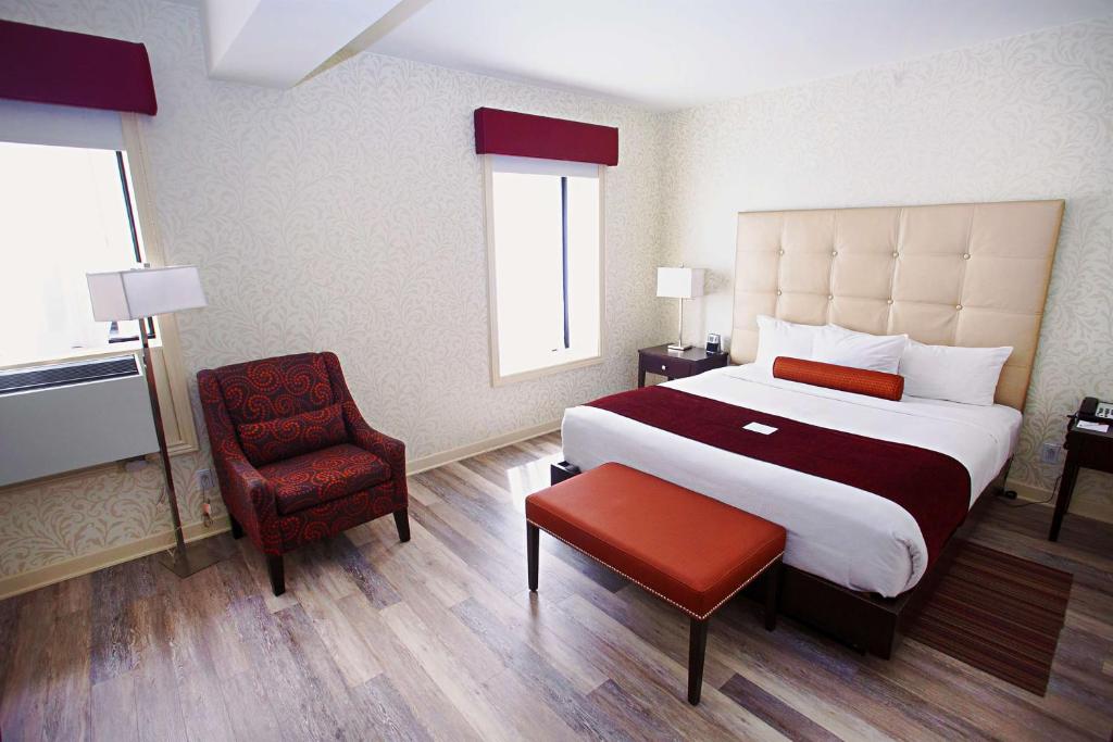 Best Western Plus Montreal Downtown- Hotel Europa - Room King Estándar