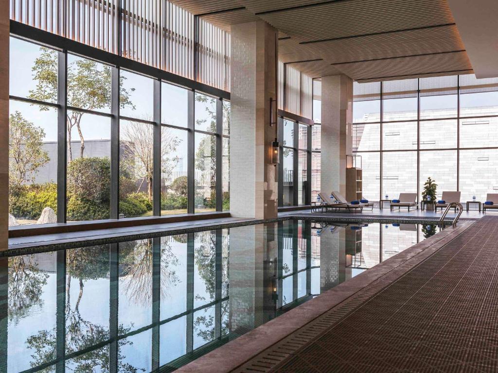 Bazén v ubytování Pullman Fuzhou Tahoe nebo v jeho okolí