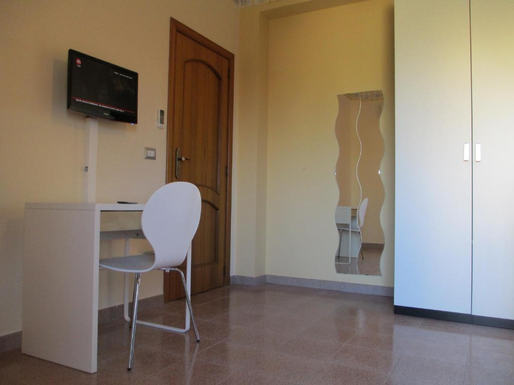 TV a/nebo společenská místnost v ubytování Nemi rooms