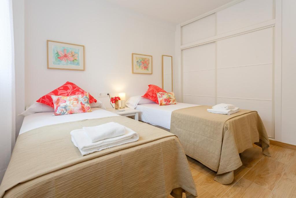 Posteľ alebo postele v izbe v ubytovaní Casa Ros-PLAYA free parking by Cadiz4Rentals