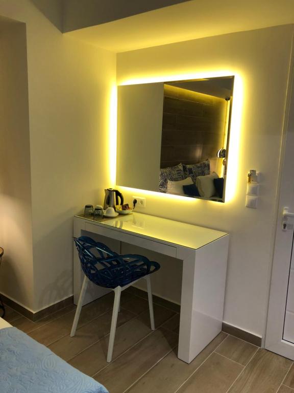 Elpida Beach Studios - 15