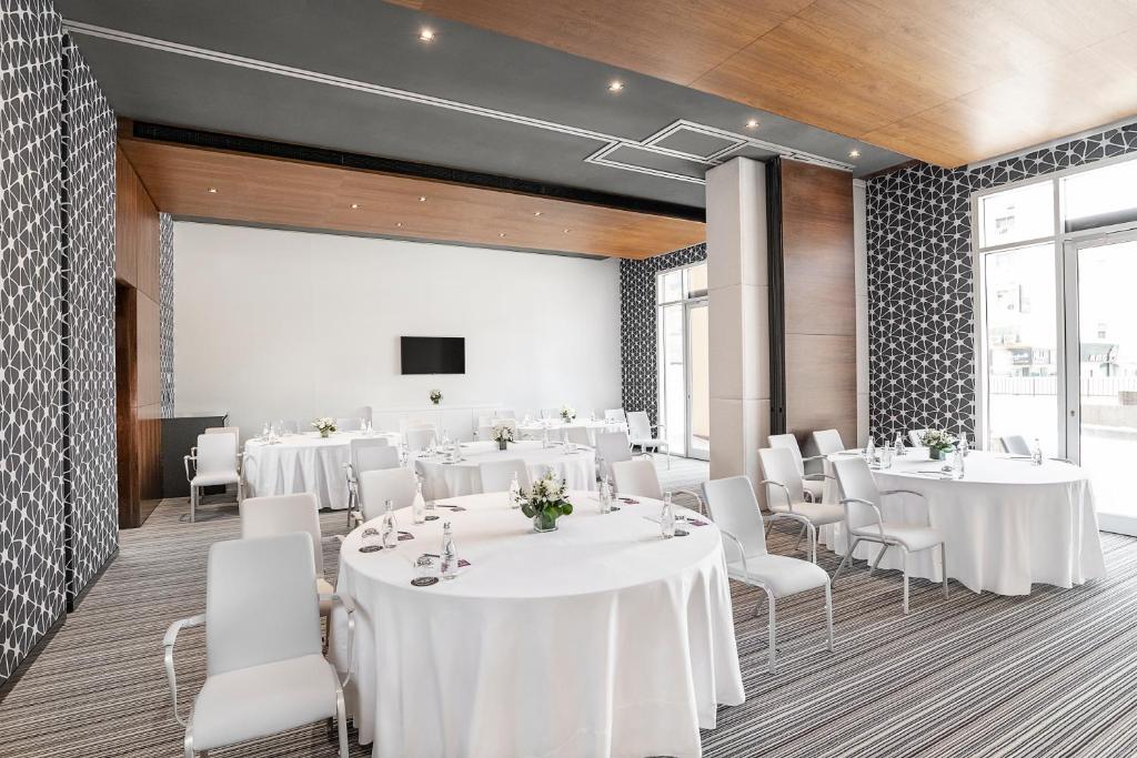 TV a/nebo společenská místnost v ubytování Hyatt Place Dubai Wasl District Residences
