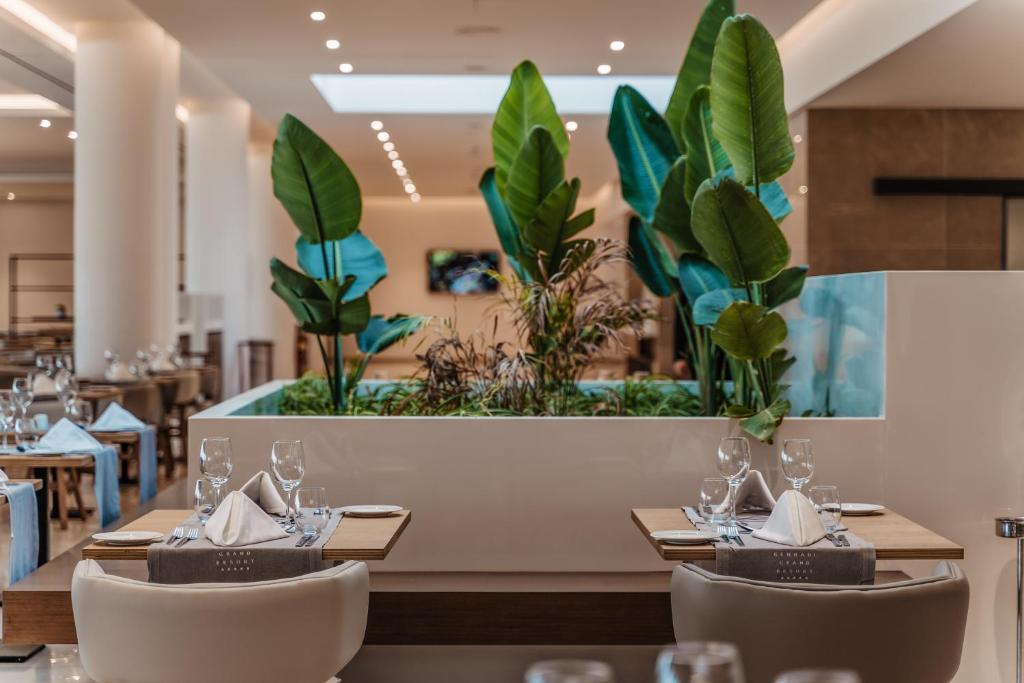 Restaurace v ubytování Gennadi Grand Resort