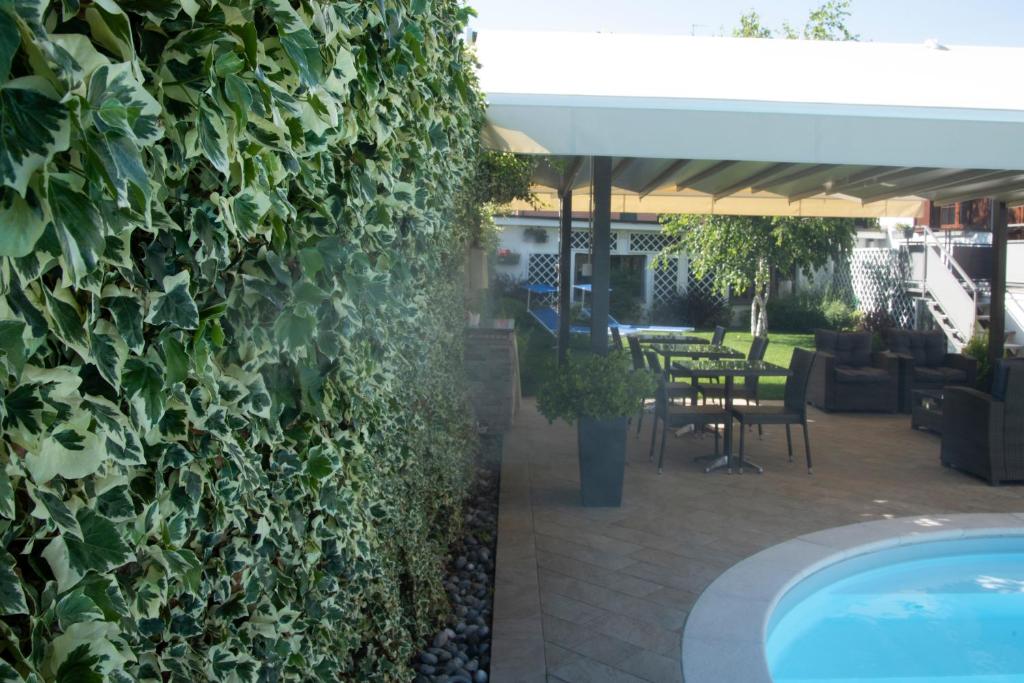 Basen w obiekcie Cascina36 B&B lub w pobliżu