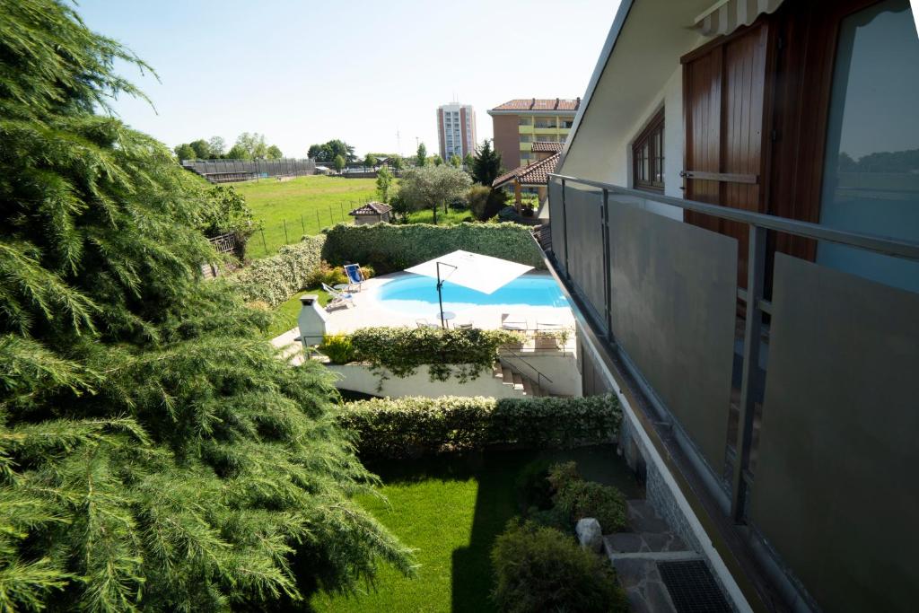 Basen w obiekcie Cascina36 B&B lub w pobliżu