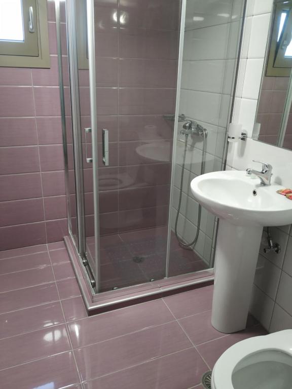 Koupelna v ubytování Mavroforos Hotel