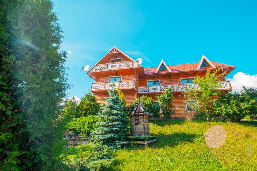 Готелі: Sadyba u Halyny Sunrise, Буковель