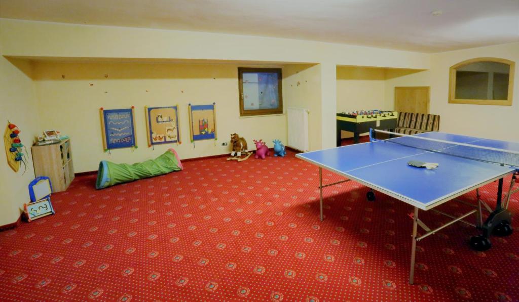 Stolní tenis v ubytování Hotel Condor nebo okolí