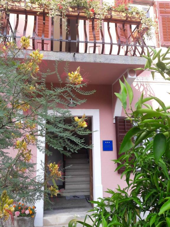 Budynek, w którym mieści się apartament
