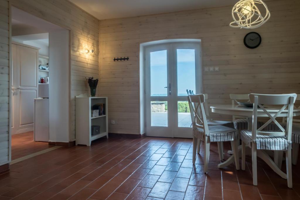 Kuchyňa alebo kuchynka v ubytovaní Perla Balaton