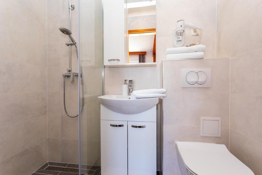 Koupelna v ubytování Bed & Breakfast Došen II
