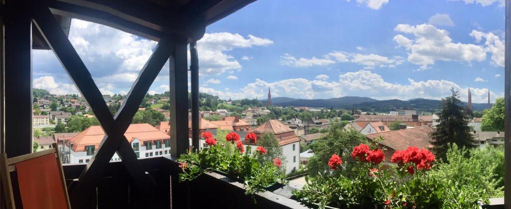 Nespecifikovaný výhled na hory nebo výhled na hory při pohledu z hotelu