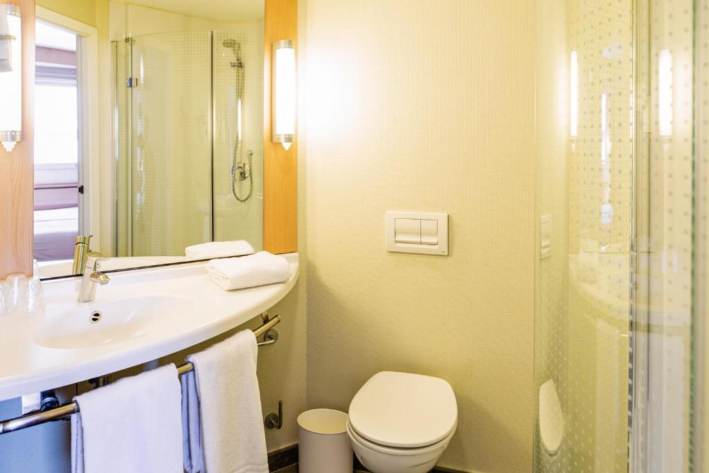 Koupelna v ubytování Ibis Chennai OMR - An Accor Brand