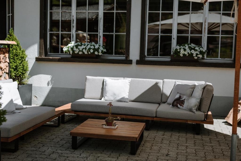 Posezení v ubytování Wildstrubel Lodge