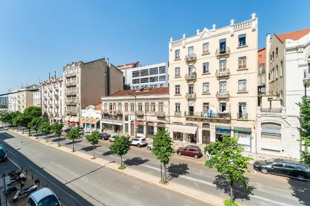 Bright and Nice 3 BD flats in DT Martim Moniz Square, Amadora, Portugal