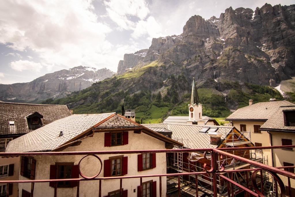 Nespecifikovaný výhled na hory nebo výhled na hory při pohledu z hotelu