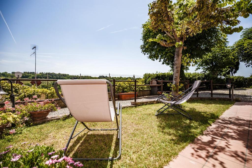 A garden outside Casetta Luna e Sole