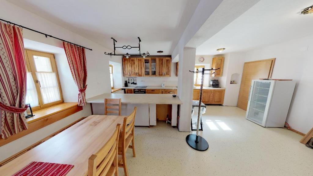 Kuchyň nebo kuchyňský kout v ubytování Apartmaji pri Marodnu