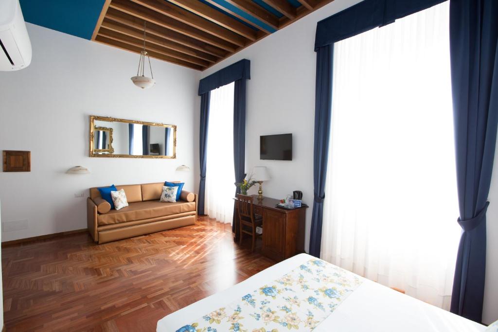 AD2015 Guest House - Quadruple Room With Shower