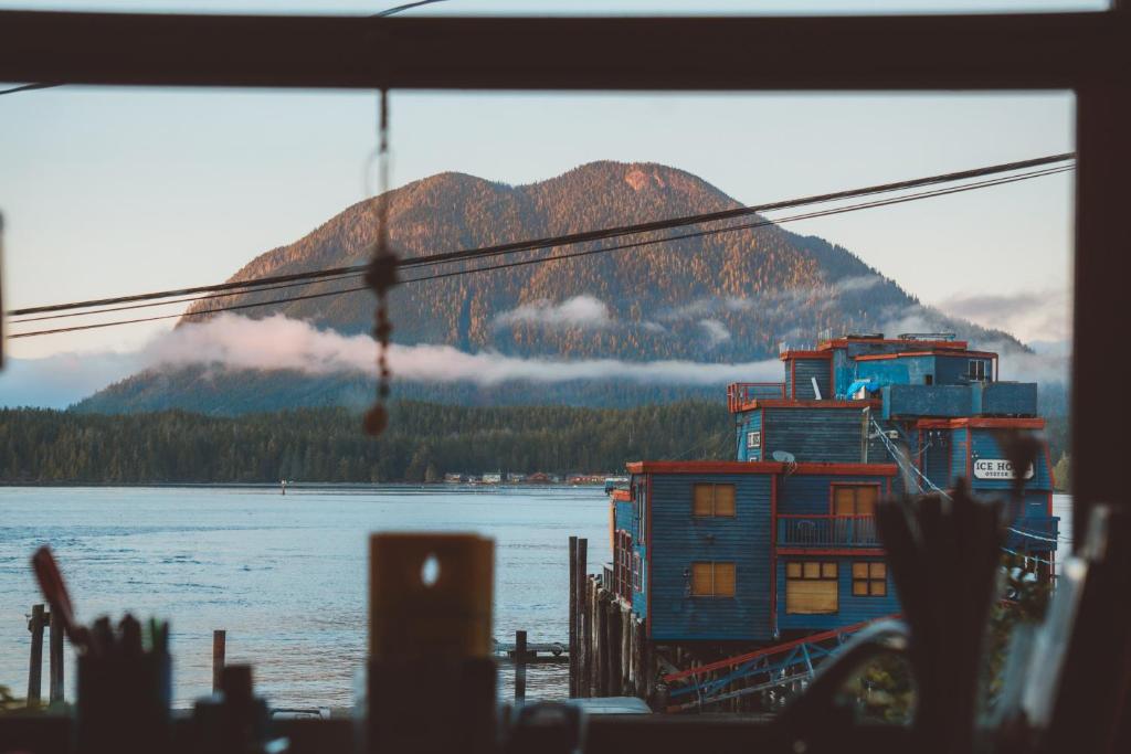 Gallery image of Whalers on the Point Guesthouse in Tofino