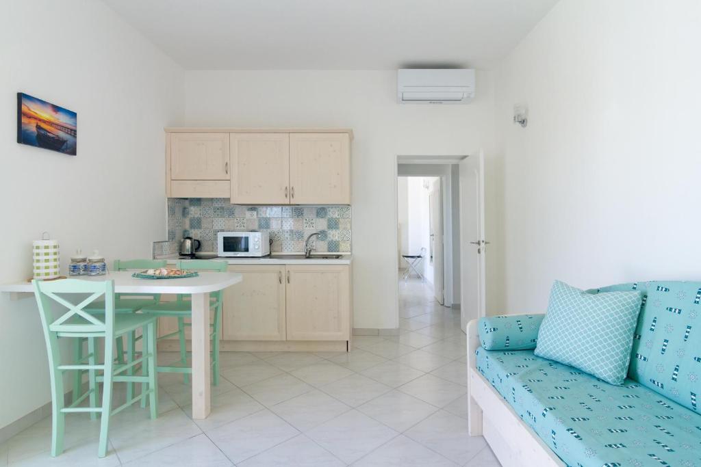 AQUAMARINE Relaxing Capri Suites - 12