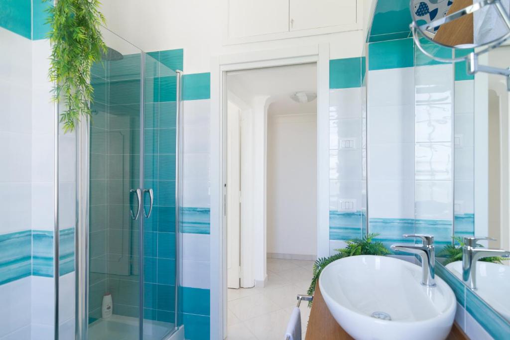 AQUAMARINE Relaxing Capri Suites - 10