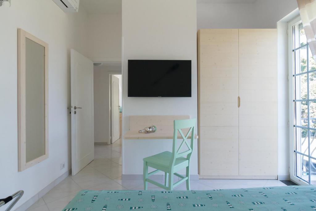 AQUAMARINE Relaxing Capri Suites - 5