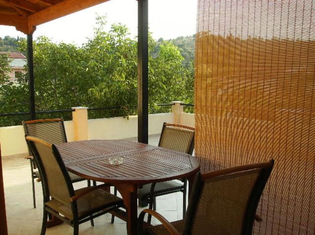 A balcony or terrace at Hotel Zefi
